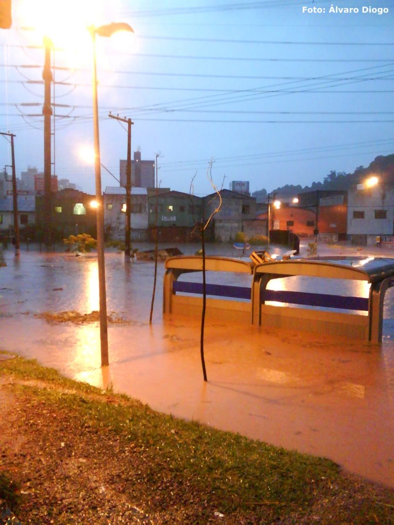 Largo do Taboão na enchente do dia 26 de outubro