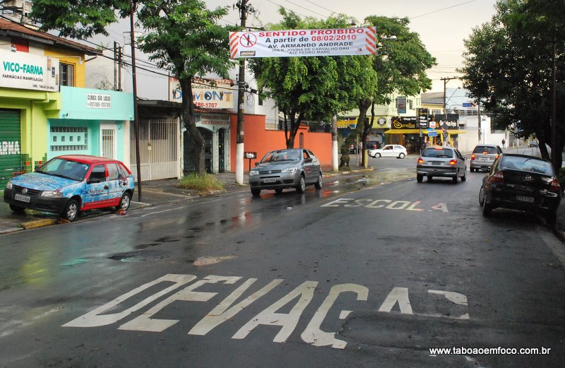 A partir desta segunda-feira, dia 8, parte da Avenida Armando Andrade terá sentido único. A mudança ocorre entre as Ruas Jovina Carvalho Dáu (próxima ao DP) e Pedro Mari
