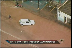 Região sul de São Paulo sofreu com o temporal no final da tarde desta segunda (26)