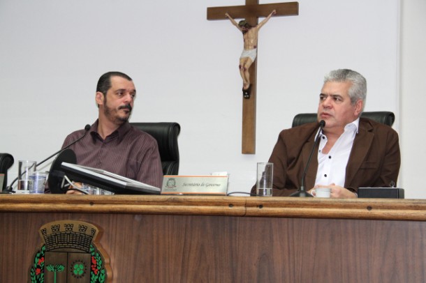 Vereador Marco Porta e secretário de governo Cândido Ribeiro falam sobre os momentos de tensão durante o sequestro na última terça. (Foto: Cynthia Gonçalves / CMTS)