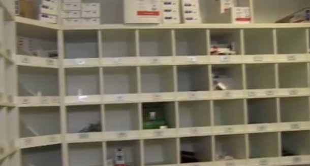 Suspeitos furtaram computadores, botijões de gás e reviraram remédios (FOTO: Reprodução Rede Globo)
