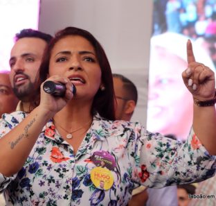 Ely Santos assume cargo de deputada federal