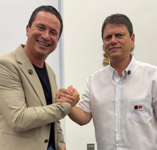 Deputado Eduardo Nóbrega e governador Tarcísio de Freitas_divulgação