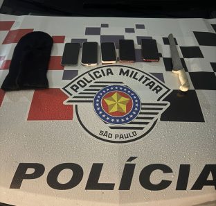Dupla é presa pela Polícia Militar após roubo a residência em Embu das Artes