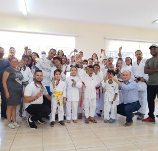 FOTO 01 - Karatê de Taboão da Serra conquista 63 medalhas em dois campeonatos (1)
