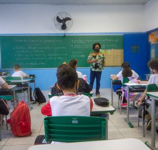 FOTO - Prefeitura de Taboão da Serra abre concurso público para contratação de 120 professores