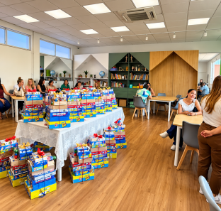 FOTO - Prefeitura de Taboão da Serra entrega kits pedagógicos para professores do GAPEs (4)