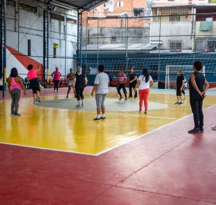 FOTO - Quadra do Santa Rosa é reformada pela Prefeitura de Taboão da Serra