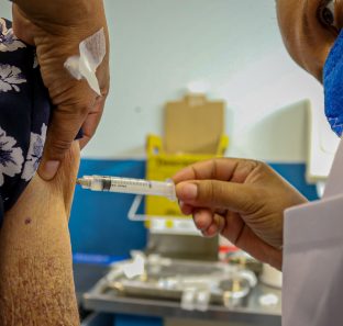 FOTO - Sábado 30-04 é o dia D de vacinação contra gripe em Taboão da Serra