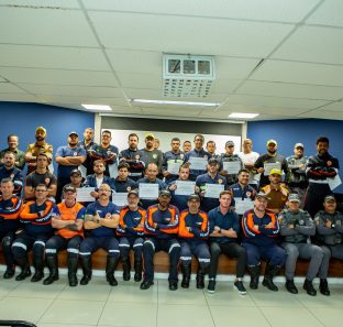 FOTO - Taboão da Serra sedia capacitação técnica para condutores de veículos de emergência e motociclistas da saúde e segurança
