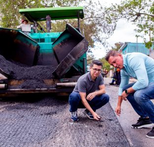 Fotos - Prefeito Engenheiro Daniel entrega mais três ruas pavimentadas em Taboão da Serra (2)
