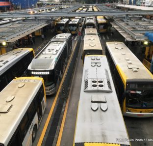 São Paulo SP 05 09 2019  Na região dlicaso parque D.Pedro motoristas de onibus fizeram paralisação e decidiram entrar em grve amanhã sexta feira.Foto Paulo Pinto Fotos Publicas