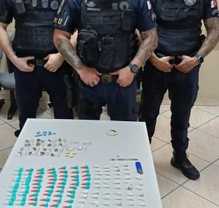 Jovem é preso em flagrante por tráfico de drogas em Taboão da Serra