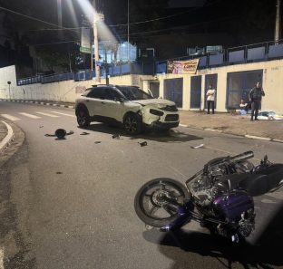 Motociclista foge da polícia, provoca acidente e tem veículo apreendido em Embu das Artes