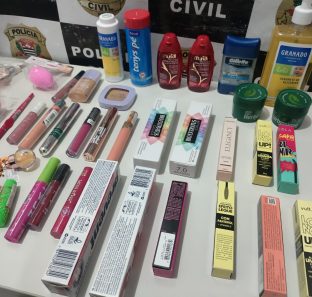 Mulher é presa pela GCM após furtar cosméticos de duas lojas; diz que agiu para ajudar o filho preso