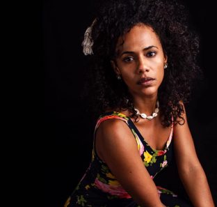 Naruna Costa é uma das homenageadas com a medalha Zumbi dos Palmares
