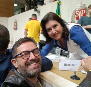 Odair Gomes e Simone Tebet em convenção