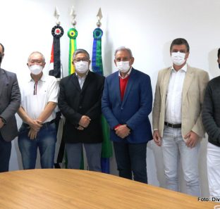 Prefeito Dr. Nakano com deputado Nishikawa em Itapecerica da Serra