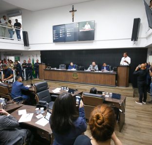 Prefeito Engenheiro Daniel discursa na Câmara