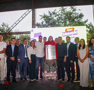 Prefeito Engenheiro Daniel entrega Emeb Machado de Assis totalmente revitalizada no Jardim Triângulo