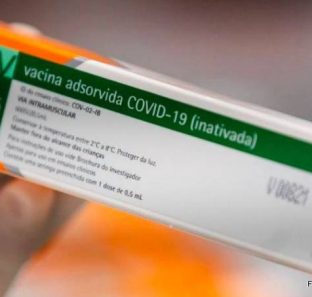 Embu das Artes aplica segunda dose da Coronavac
