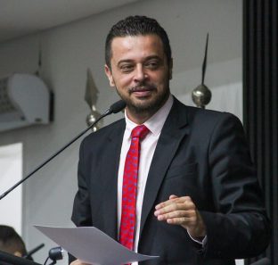 Vereador Anderson Nóbrega tem projeto aprovado