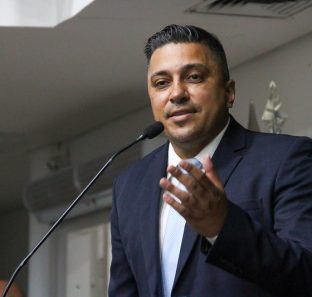 Vereador Enfermeiro Rodney aprova leis