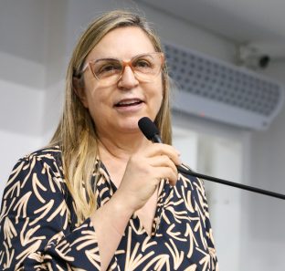 Vereadora Luzia Aprígio