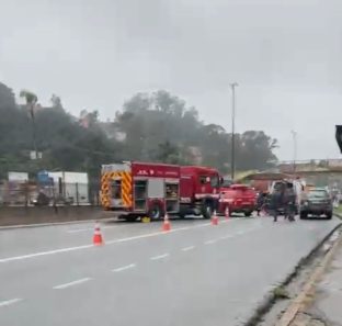 acidente na avenida taboao da serra