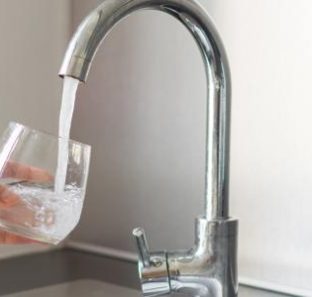 agua-torneira-1601073968912_v2_615x300