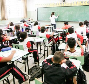 alunos_escola_taboao