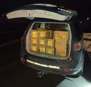 Carga resgatada pela PRF na Régis Bittencourt