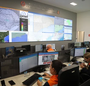 centro-de-gerenciamento-de-emergencias-cge-e-o-centro-paulista-de-radares-e-alertas-meteorologicos-cepram-geral-pablo-jacob