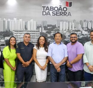 comissao de seguranca com secretaria e prefeito