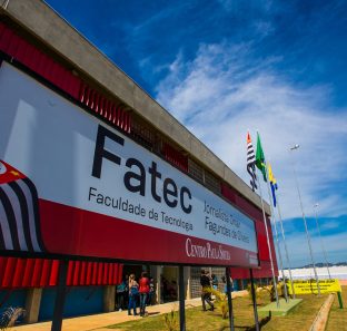 Governador Geraldo Alckmin inaugura Fatec em  Bragança Paulista.   Data: 15/05/2014. Local: Bragança Paulista/SP.
Foto: Alexandre Moreira/A2 FOTOGRAFIA