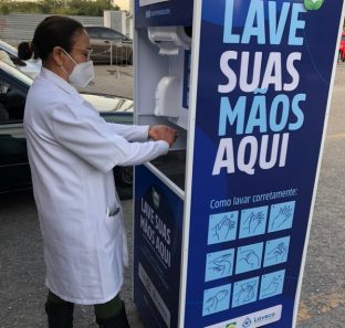 lavatório público instalado em Embu das Artes