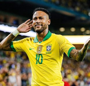 MIAMI, FLORIDA - SEPTEMBER 06: Neymar Jr. #10 of Brazil reacts after assisting Casemiro #5 (not pictured) on a goal against Colombia during the first half of the friendly at Hard Rock Stadium on September 06, 2019 in Miami, Florida.   Michael Reaves/Getty Images/AFP