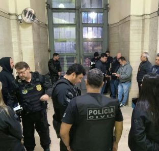 operação em Embu das Artes
