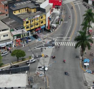 patrulhamento áereo com drone taboao