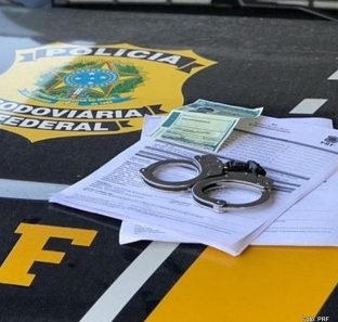 PRF faz prisões de foragidos na Régis Bittencourt