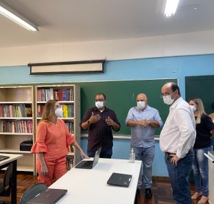 Secretário visitou escola em Taboão da Serra