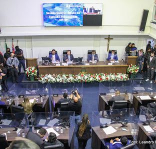 Sessão solene de entrega de títulos de Cidadão Taboanense