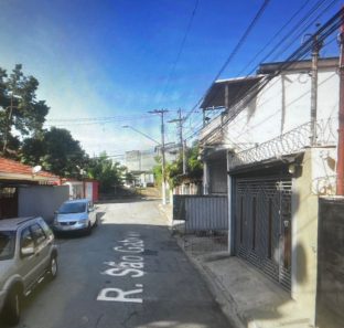 ua São Gabriel, no bairro Arraial Paulista, em Taboão da Serra.